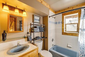 4 Mi to Fossil Beds: Private Log Cabin on 3 Acres