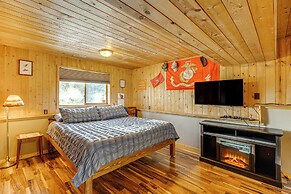 4 Mi to Fossil Beds: Private Log Cabin on 3 Acres