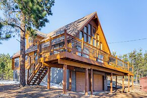 4 Mi to Fossil Beds: Private Log Cabin on 3 Acres