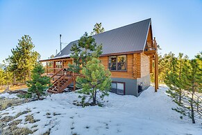 4 Mi to Fossil Beds: Private Log Cabin on 3 Acres
