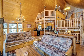 4 Mi to Fossil Beds: Private Log Cabin on 3 Acres