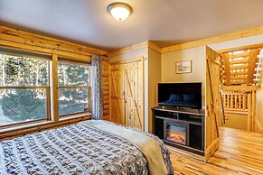 4 Mi to Fossil Beds: Private Log Cabin on 3 Acres