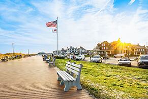 Walk to Ocean Grove Beach: Seaside Haven!