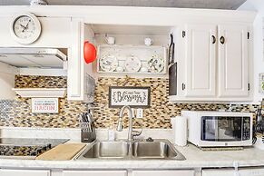 8 Mi to Jackson State University: Peaceful Getaway