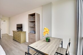 Oceanfront Daytona Beach Studio w/ Pool Access