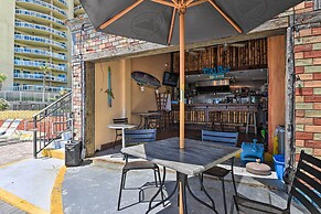 Oceanfront Daytona Beach Studio w/ Pool Access