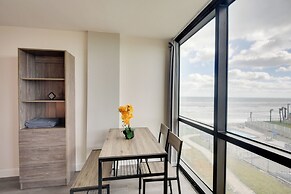 Oceanfront Daytona Beach Studio w/ Pool Access