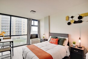 Oceanfront Daytona Beach Studio w/ Pool Access