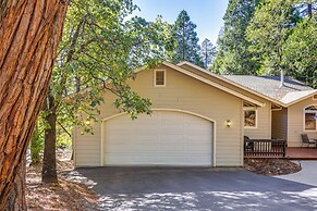 Forest-view Retreat: Grill & Fireplace in Sonora