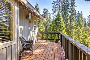 Forest-view Retreat: Grill & Fireplace in Sonora