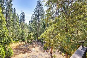 Forest-view Retreat: Grill & Fireplace in Sonora