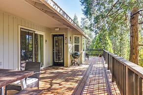 Forest-view Retreat: Grill & Fireplace in Sonora