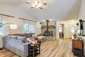 Forest-view Retreat: Grill & Fireplace in Sonora