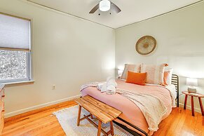 Cozy Cottage Near Hiking & Skiing!