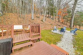 Cozy Cottage Near Hiking & Skiing!