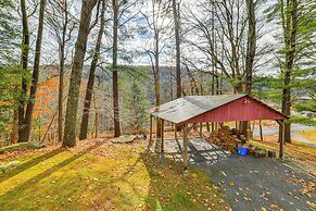 Cozy Cottage Near Hiking & Skiing!