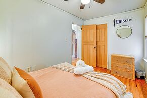 Cozy Cottage Near Hiking & Skiing!