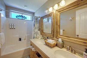 Port Aransas Home: Private Pool < 1 Mi to Beach!