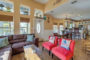 Port Aransas Home: Private Pool < 1 Mi to Beach!