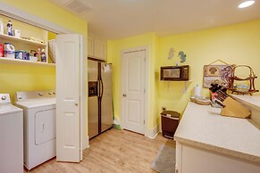 Port Aransas Home: Private Pool < 1 Mi to Beach!