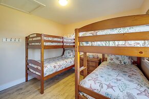 Port Aransas Home: Private Pool < 1 Mi to Beach!