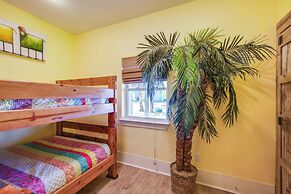 Port Aransas Home: Private Pool < 1 Mi to Beach!