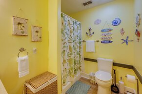 Port Aransas Home: Private Pool < 1 Mi to Beach!