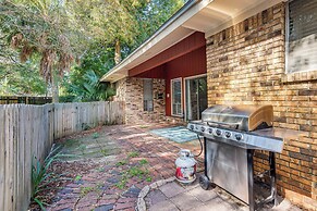 Poolside Oasis: 7 Mi to Pensacola Beach Boardwalk!