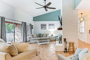 Poolside Oasis: 7 Mi to Pensacola Beach Boardwalk!