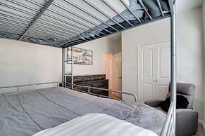 2 Mi to Lake Conroe Access: Home w/ Pool Table!