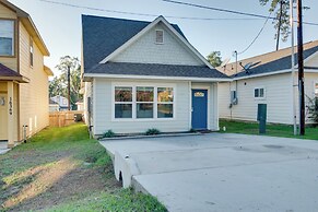 2 Mi to Lake Conroe Access: Home w/ Pool Table!