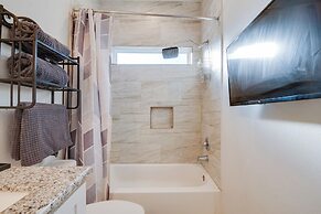 2 Mi to Lake Conroe Access: Home w/ Pool Table!