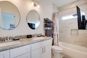 2 Mi to Lake Conroe Access: Home w/ Pool Table!