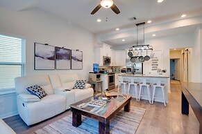 2 Mi to Lake Conroe Access: Home w/ Pool Table!