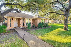 Outdoor Entertainment Space: Austin Family Home