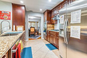 Outdoor Entertainment Space: Austin Family Home