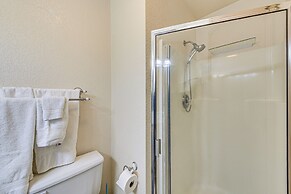 8 Mi to Bonners Ferry: Quiet Getaway w/ Patio