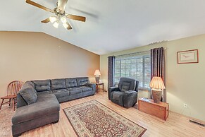 8 Mi to Bonners Ferry: Quiet Getaway w/ Patio