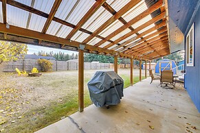 8 Mi to Bonners Ferry: Quiet Getaway w/ Patio