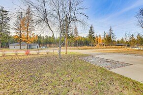 8 Mi to Bonners Ferry: Quiet Getaway w/ Patio