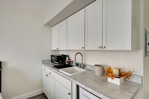 Beachfront Gem w/ Community Pool in Daytona!