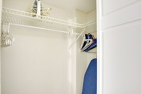 Beachfront Gem w/ Community Pool in Daytona!