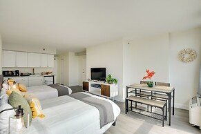 Beachfront Gem w/ Community Pool in Daytona!