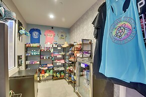 Beachfront Gem w/ Community Pool in Daytona!