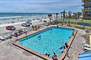 Beachfront Gem w/ Community Pool in Daytona!