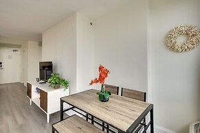 Beachfront Gem w/ Community Pool in Daytona!