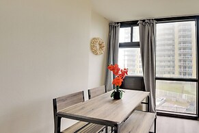 Beachfront Gem w/ Community Pool in Daytona!