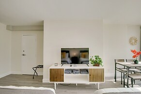 Beachfront Gem w/ Community Pool in Daytona!