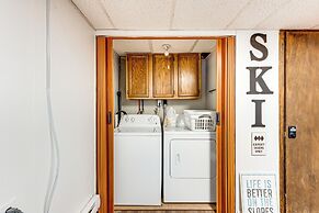 Arrowhead Lake Access & Fire Pit: Serene Cottage