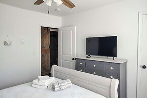 Arrowhead Lake Access & Fire Pit: Serene Cottage